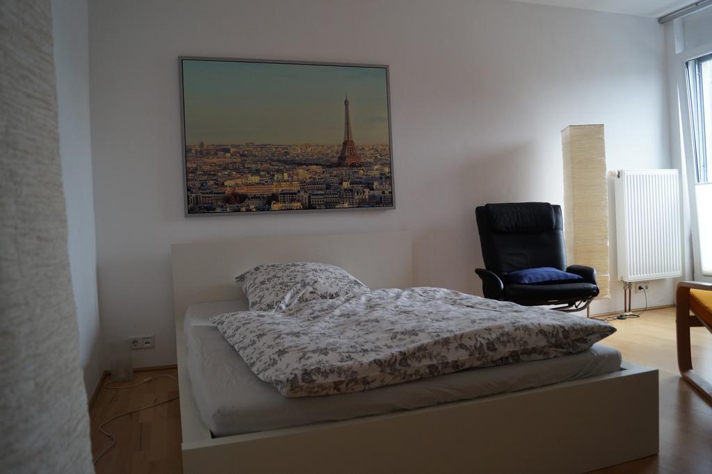 B8 - Just A Private Accommodation Dusseldorf Bagian luar foto