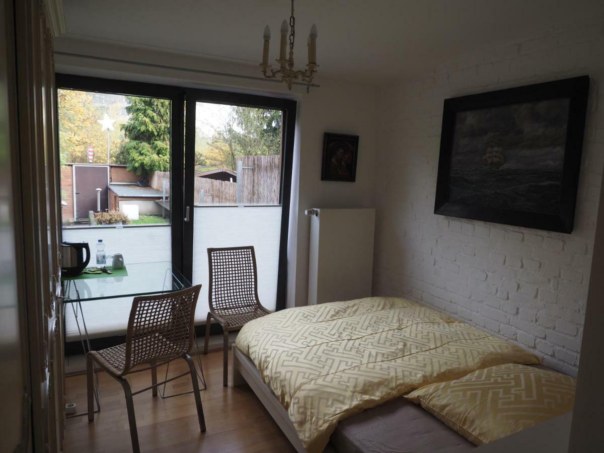 B8 - Just A Private Accommodation Dusseldorf Bagian luar foto