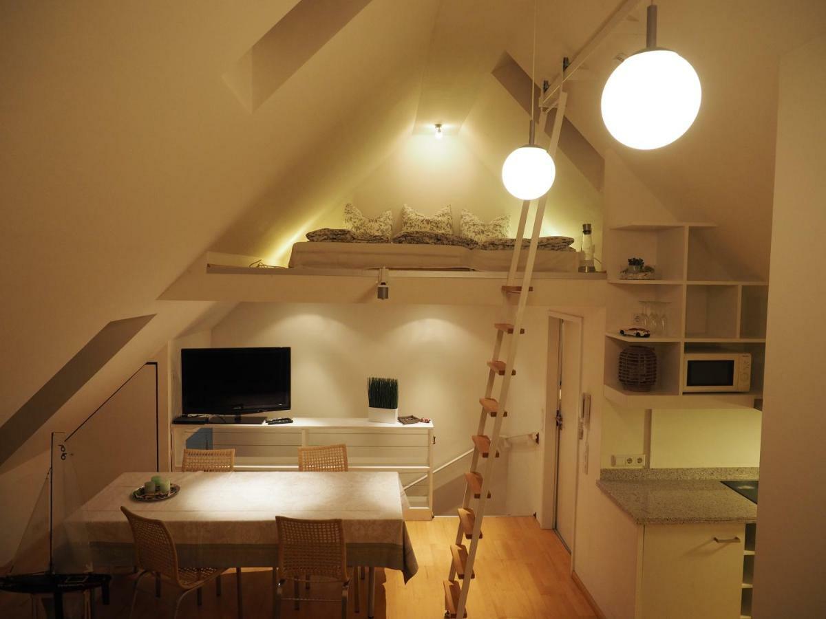 B8 - Just A Private Accommodation Dusseldorf Bagian luar foto
