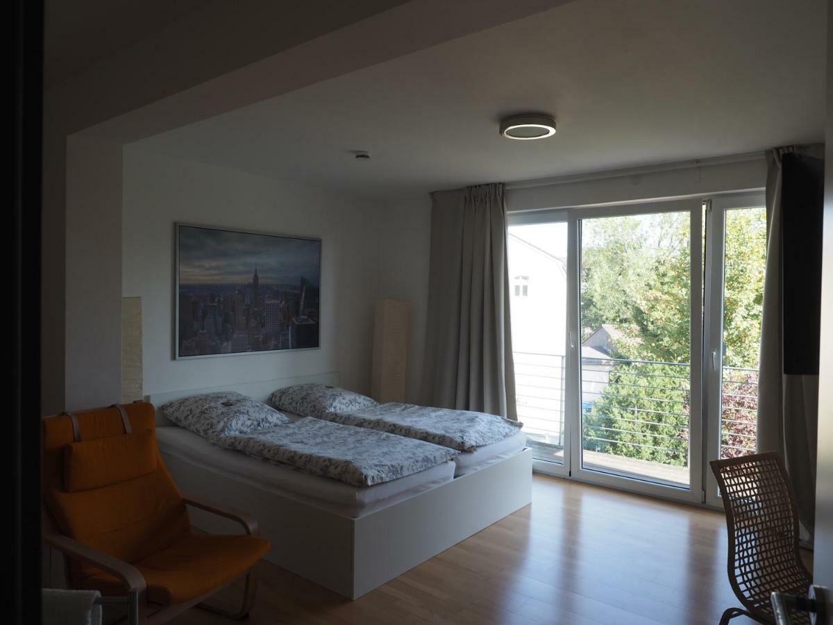 B8 - Just A Private Accommodation Dusseldorf Bagian luar foto