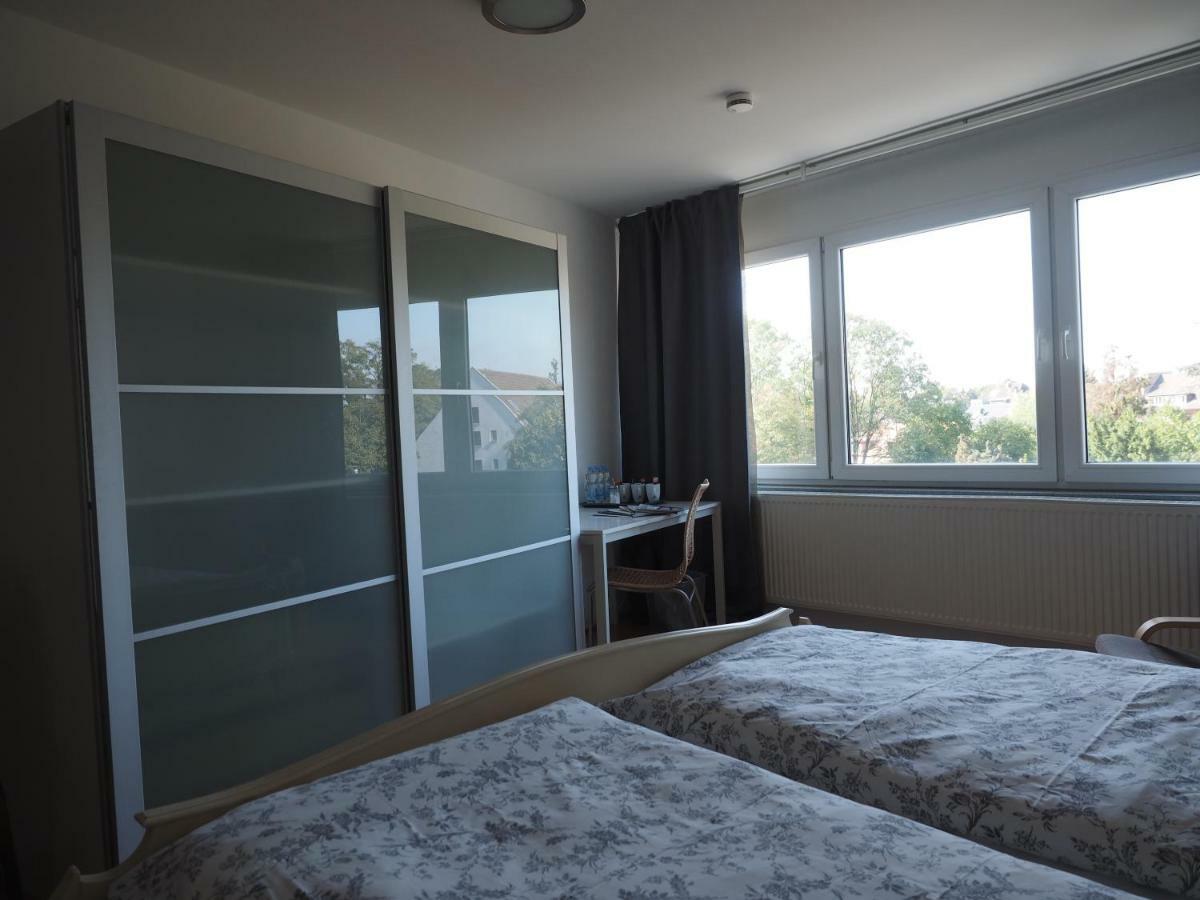 B8 - Just A Private Accommodation Dusseldorf Bagian luar foto