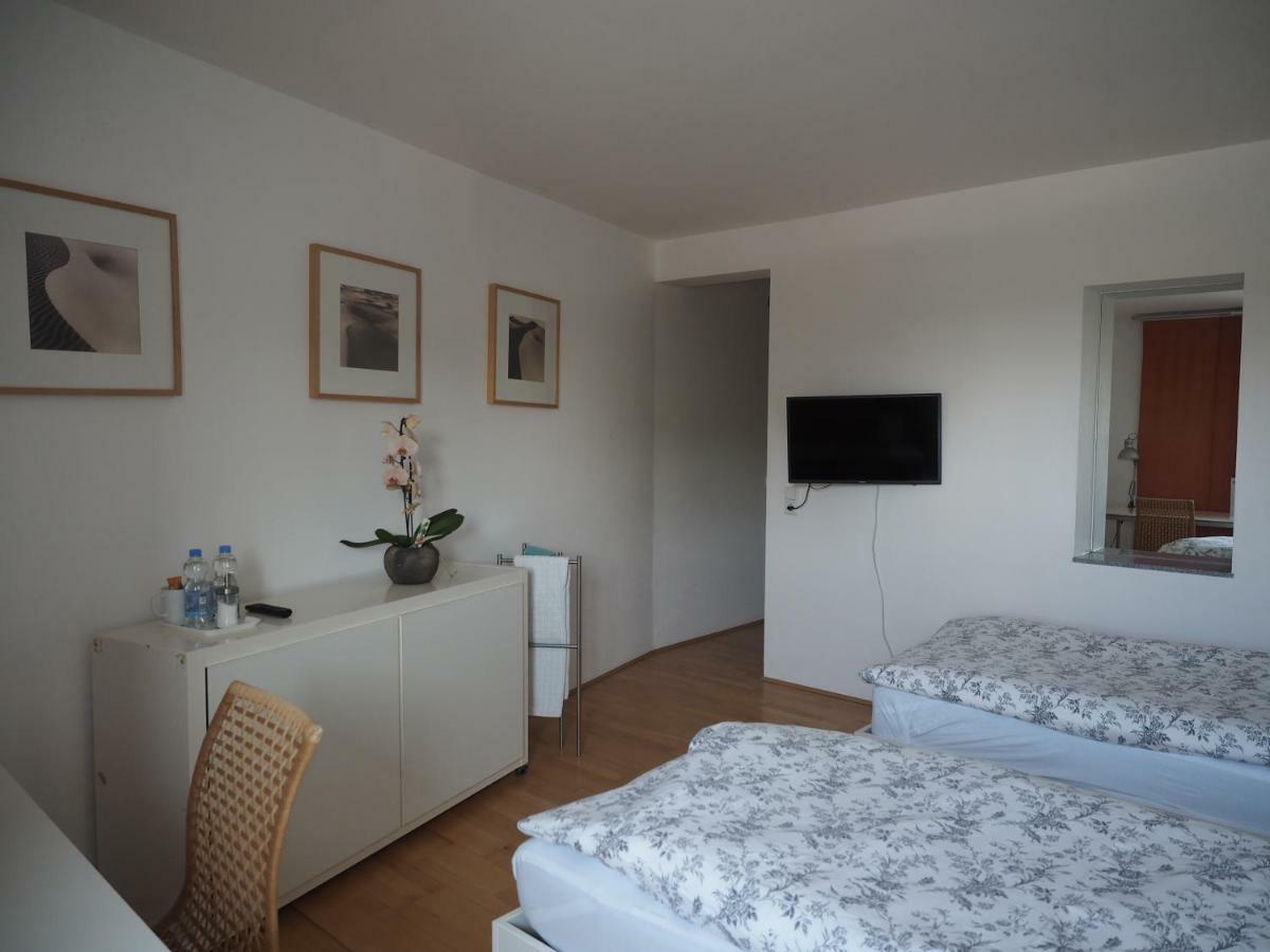 B8 - Just A Private Accommodation Dusseldorf Bagian luar foto